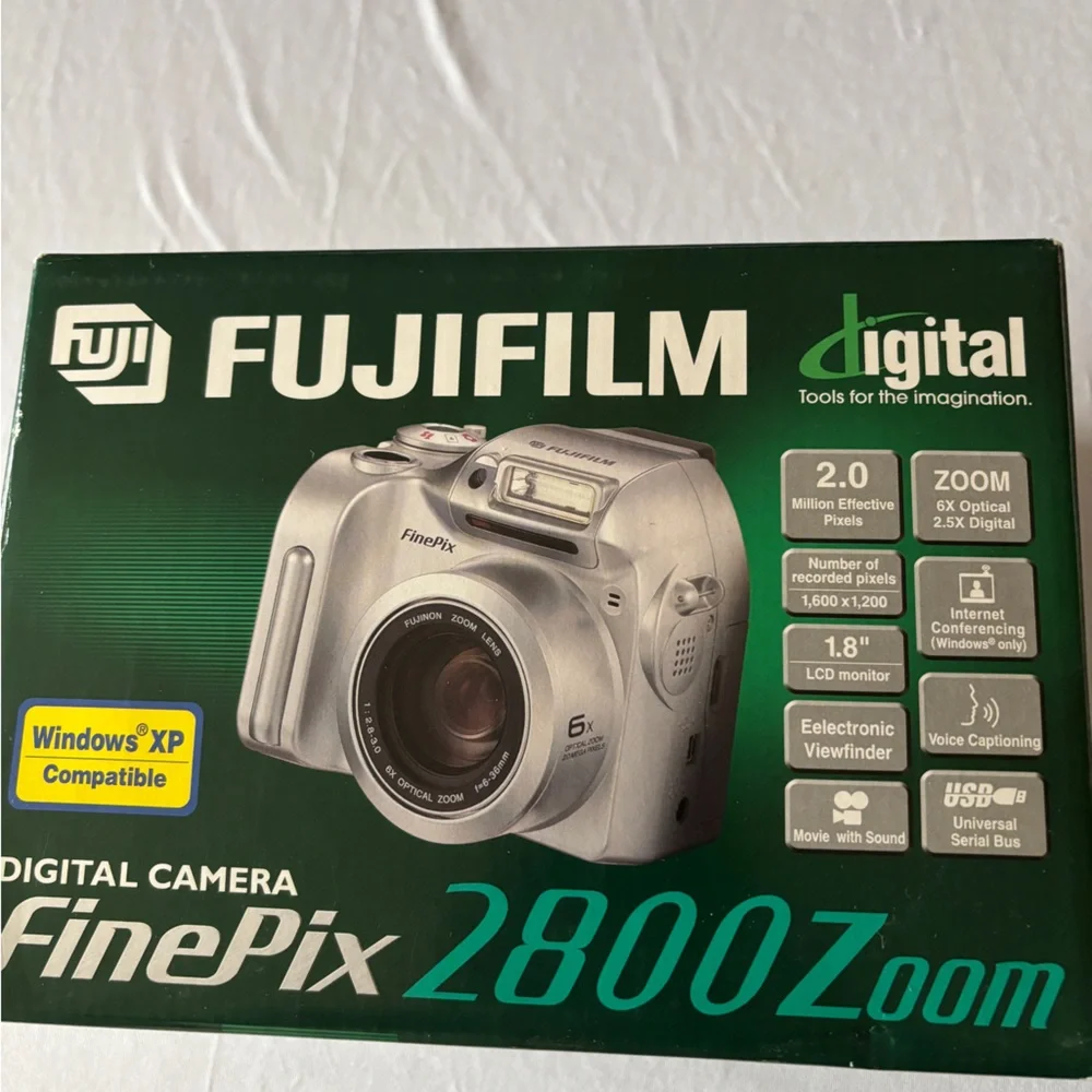 Fujifilm FinePix 2800 Zoom Digital Camera - Silver with Green Box